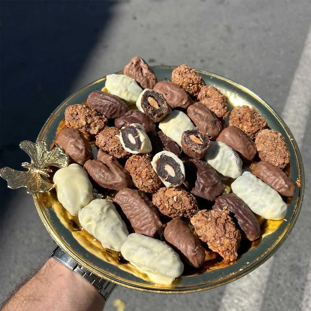 Çikotalı Bademli Hurma