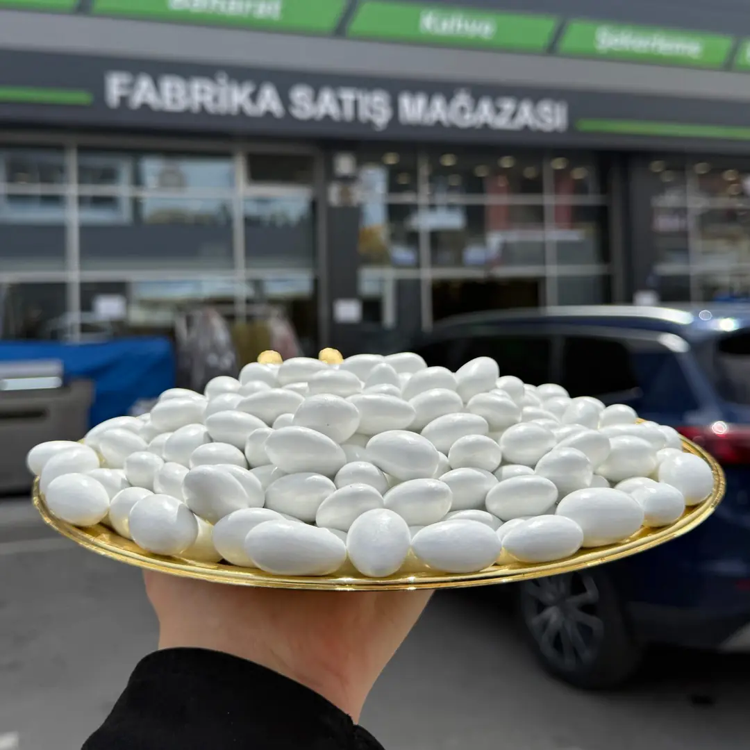 Çikolatalı Badem Draje Beyaz